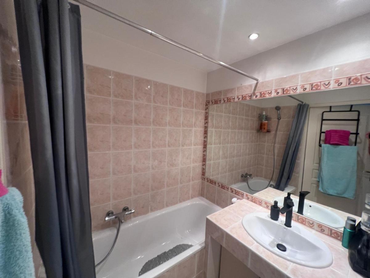 Appartement T2 Avec Jardin Prive, Piscine Et Barbecue Lorgues Exterior foto