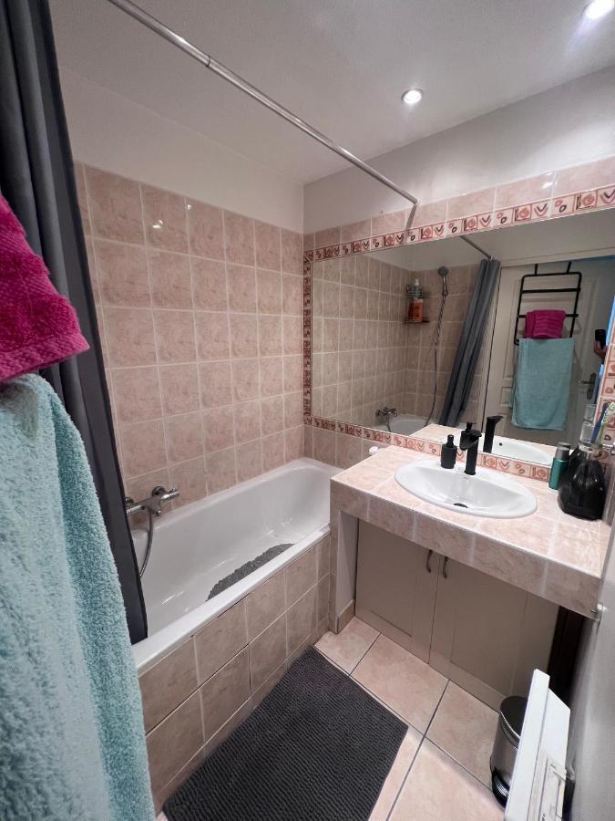 Appartement T2 Avec Jardin Prive, Piscine Et Barbecue Lorgues Exterior foto